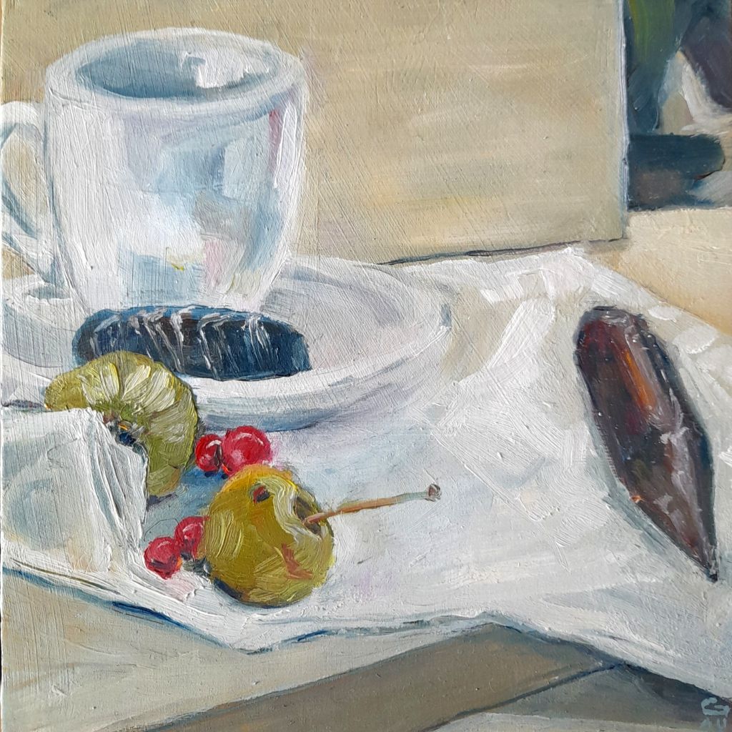 Espressotasse mit marmoriertem Stein, Johannisbeeren, kleinen Aepfeln und Stanzeisen Oel auf Multiplex 15 mal 15 cm